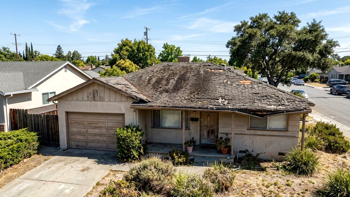 White Oaks Neighborhood Architectural Cool Shingle Roof in San Carlos, CA